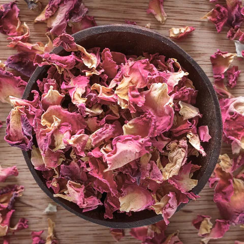 5 Health Benefits of Rose (Petals n' Hips)